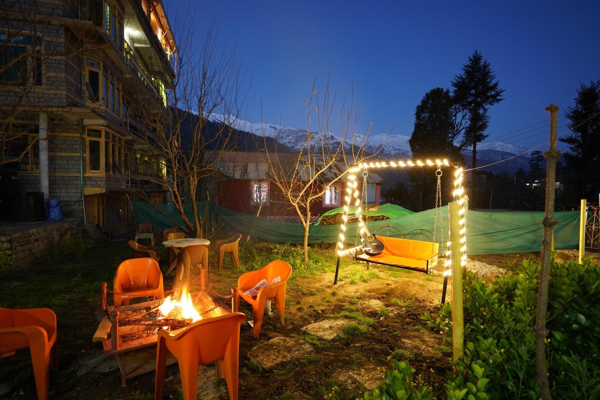 Woods Villa Cottage, Manali Exteriör bild