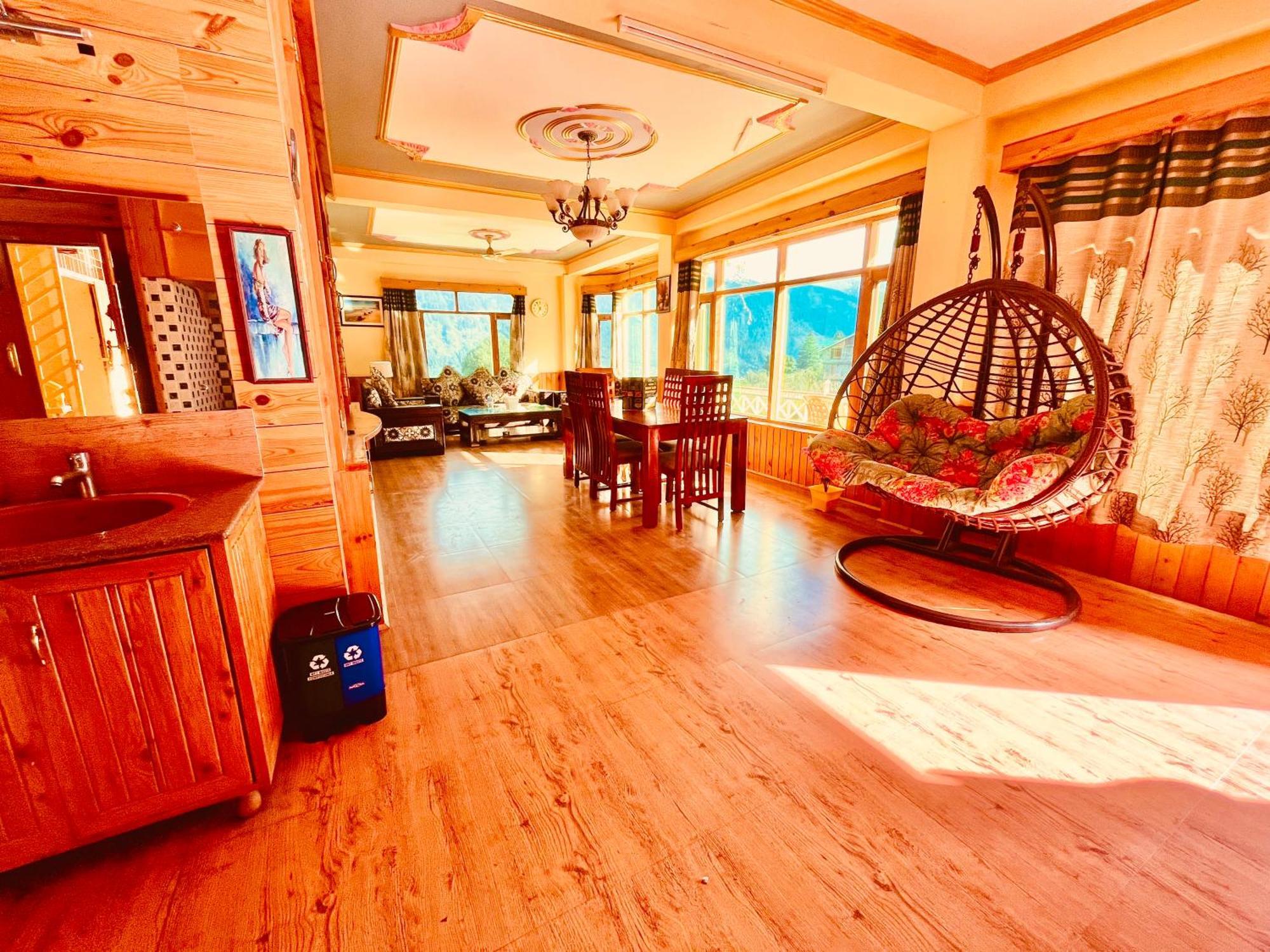 Woods Villa Cottage, Manali Exteriör bild