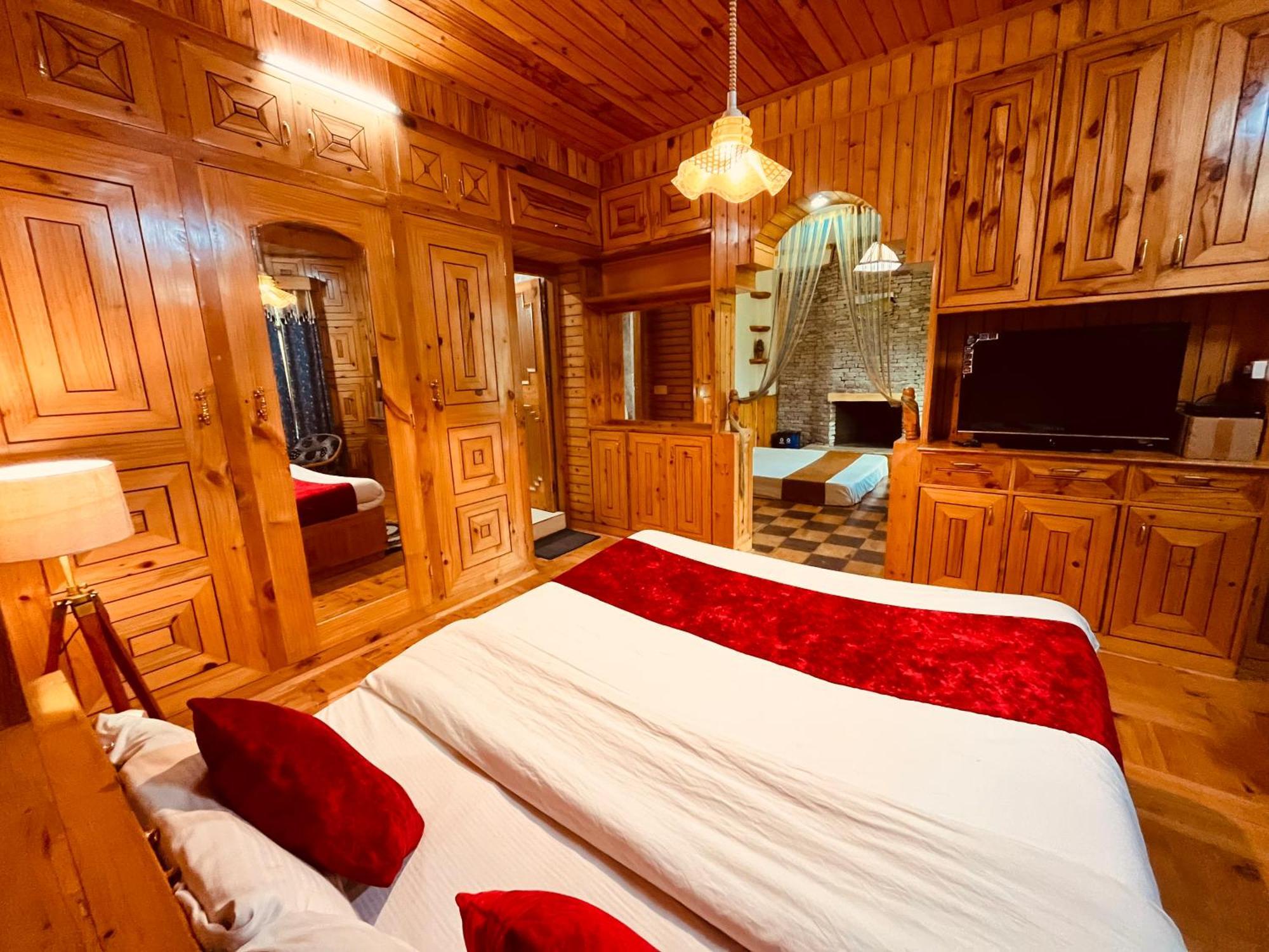 Woods Villa Cottage, Manali Exteriör bild